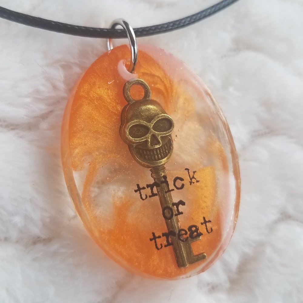 "Trick or Treat" Skull Key Necklace, NWOT